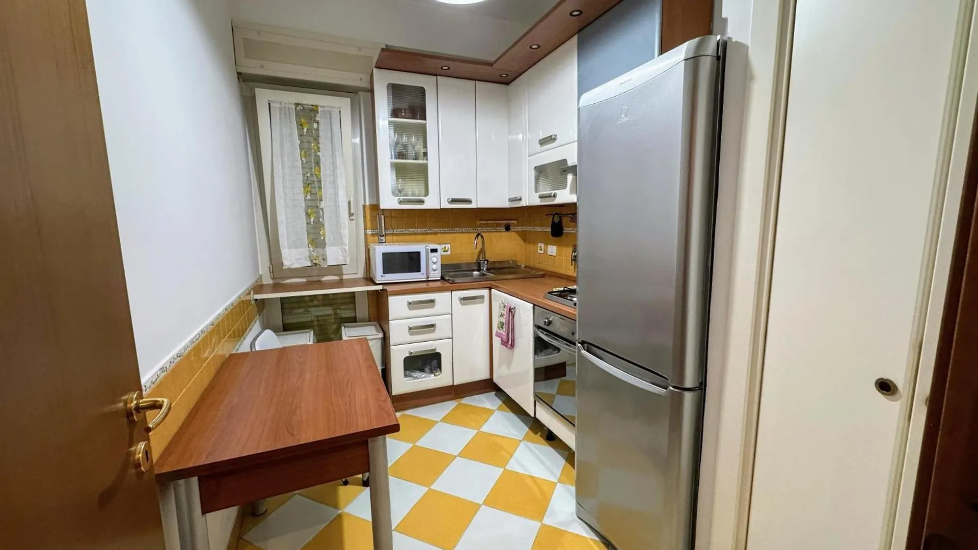 Susy'S Lovely Flat Near Trastevere Rome